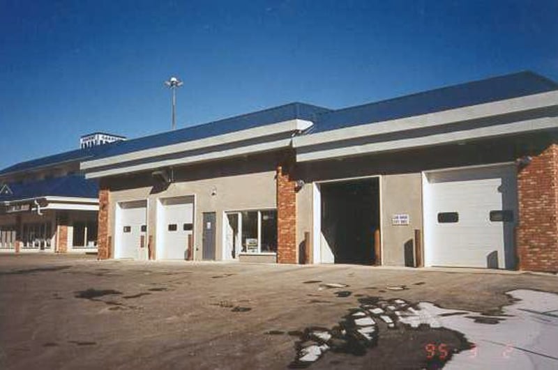 Garage & Business Park
